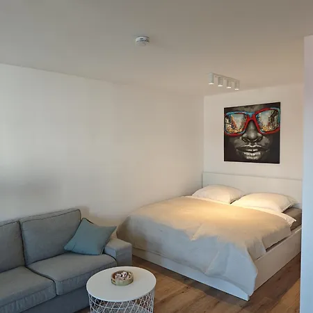 City Apt * ベルリン
